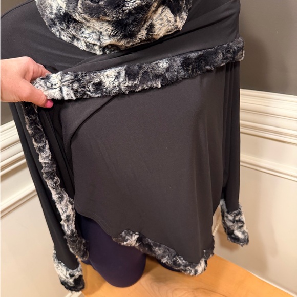 Joseph Ribkoff Asymmetrical Faux-Fur Cowl Neck Poncho in Vanilla and Noir - Picture 6 of 13